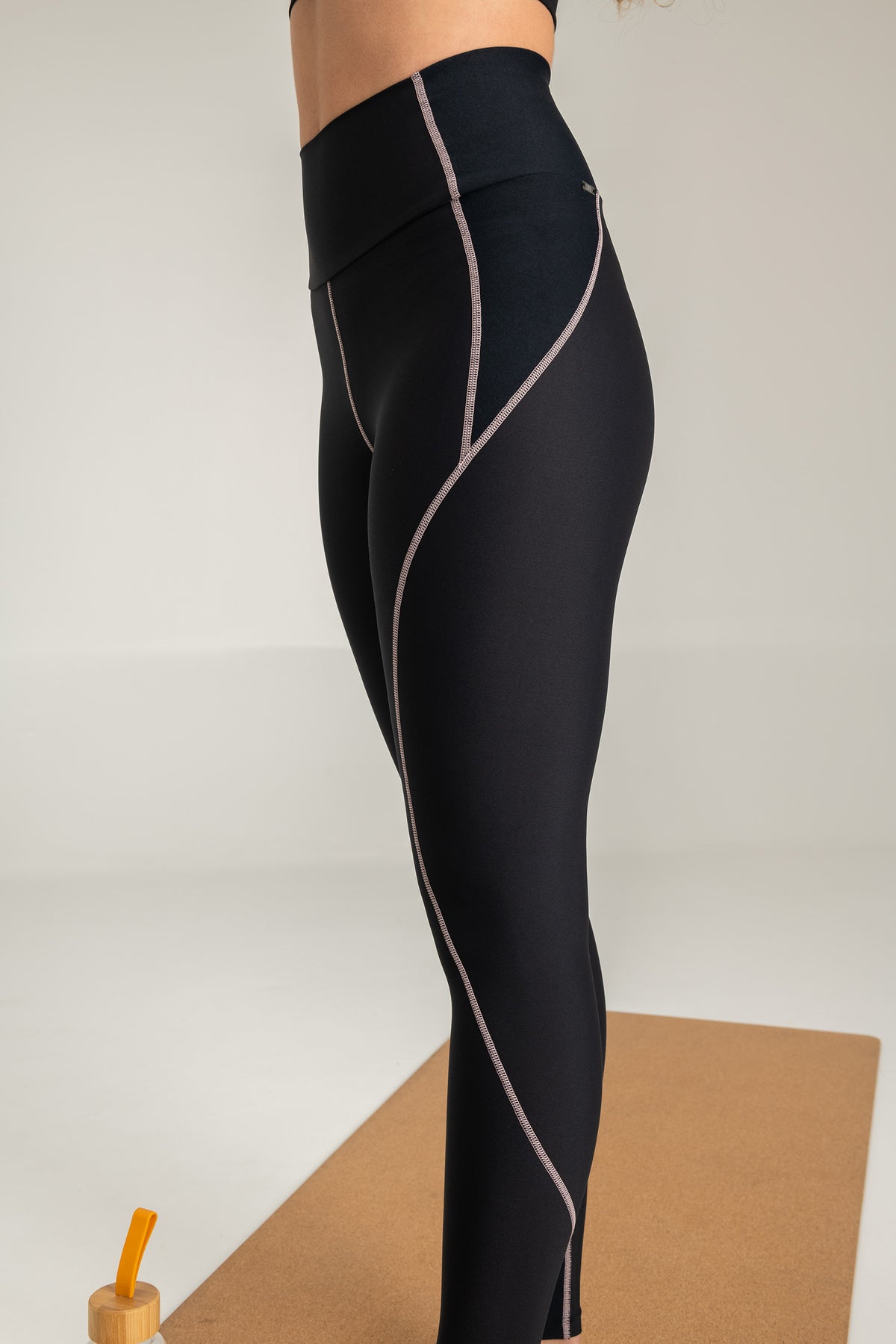 Essential Streamline Leggings